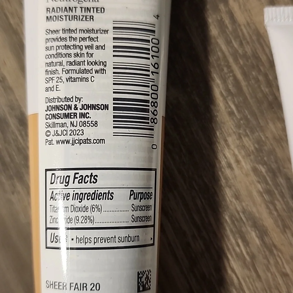 2/$20 Neutrogena Radiant Tinted Moisturizer SPF 25-Sheer 2 New Unused